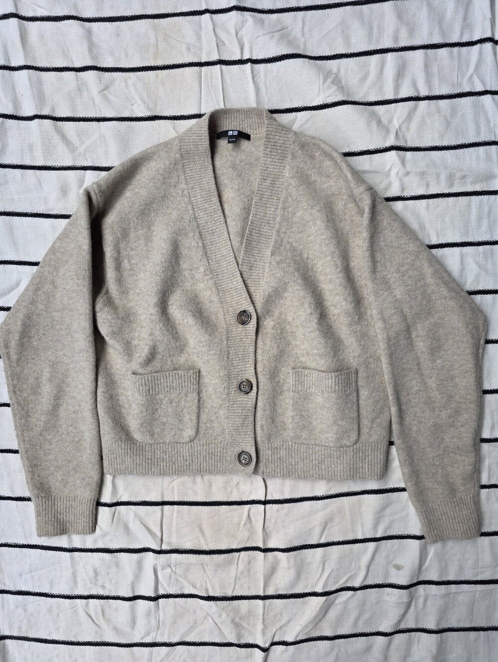 Uniqlo Souffle Yarn Beige V-Neck Button Front Cardigan
